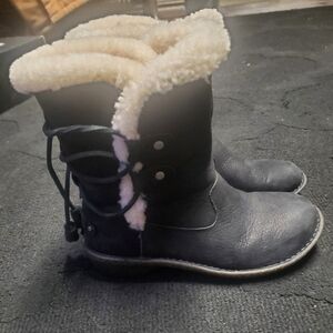 UGG Women's Akadia Winter Lace Up Boots Leather Shearling Black